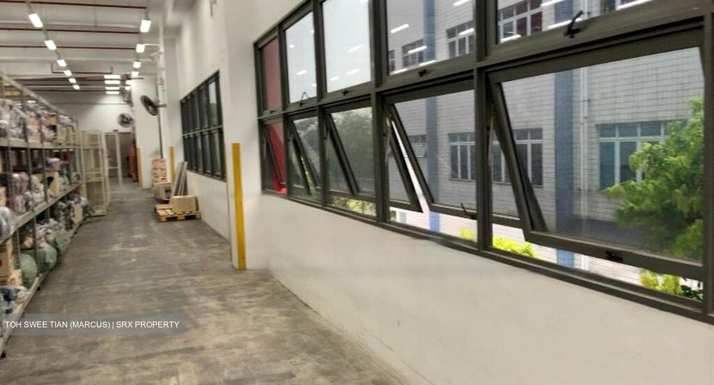 Form Industrial Building (D18), Factory #460976631